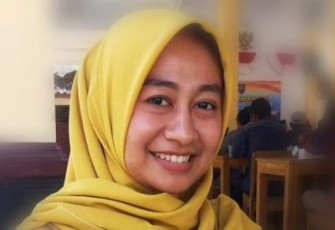 Bidan Desa Fitri Amelia Mengabdikan Dirinya Membangun Desa Bersama Satgas TMMD Tegal