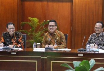 Sekda Brebes Ir Djoko Gunawan saat melakukan presentase di Kementerian PAN RB Jakarta