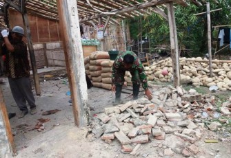 Bangunan milik Sri yangbdi robohkan untuk segera di Bangun Kembali