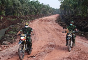 Dandim Santoso Tinjau Lokasi Penimbunan Jalan 