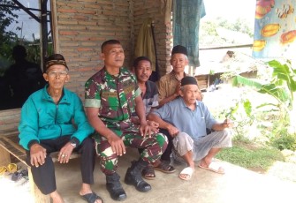 Babinsa Desa Pentur Serda Supardi Melaksanakan Kegiatan Komunikasi Sosial