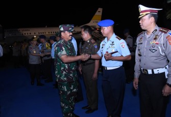 Panglima TNI saat Tiba di Bandara Rendani Manokwari
