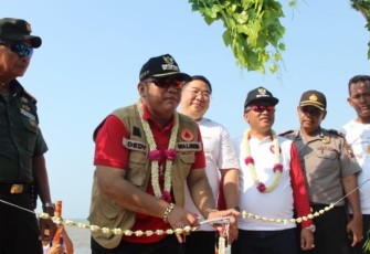 Wali Kota Tegal Saat Membuka Festival Tefal Bahari