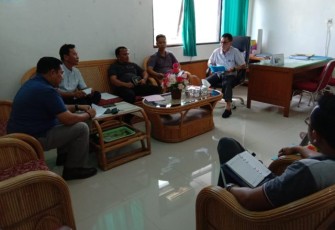 Assisten I Sekretariat Daerah Bengkulu Selatan Yunizar Hasan Pimpin Rapat 