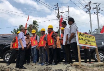 Gubernur Ingatkan Kontraktor