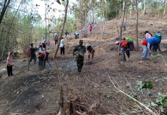 TNI Dan Masyarakat Desa Cilibang Terus Giatkan Karya Bakti Bersama