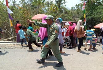 Bagai Tentara Linmas Sudali Tegas Mengatur Pengunjung
