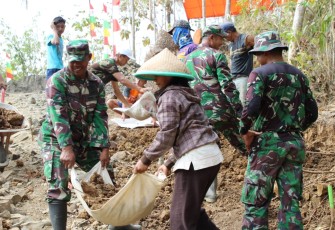 TMMD 106 Kodim Cilacap Mencerminkan Kemanunggalan TNI Dengan Rakyat 