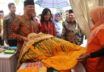 Gubernur Bengkulu Rohidin Mersyah Buka Bencoolen International Marine Festival