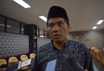  Ketua Sementara DPRD Kabupaten Blitar Periode 2019-2024 Suwito Saren Satoto