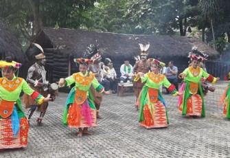 Kolaborasi Tarian Betawi Dan Papua