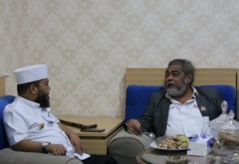 Wali Kota Bengkulu Helmi Hasan Bertemu Dengan Komnas Perlindungan Anak Aris Merdeka Sirait di Balai Kota Bengkulu