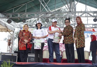 Bupati Kepahiang Dr Ir Hidayattullah Sjahid 