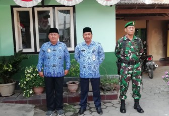 Babinsa Koramil Karanganom Ikuti Upacara Di Kecamatan