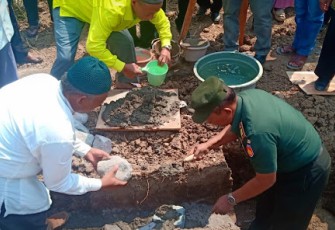 Komandan Komando Rayon Militer 22 Wonosari Kapten Inf Srimin Hadiri Acara Peletakan Batu Pertama Pembangunan Masjid  Purnomo