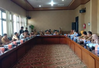 Sekretaris Badan Pengelolaan Keuangan Dan Aset Daerah Bengkulu Selatan Decky Zulkarnain Pimpin Rapat 