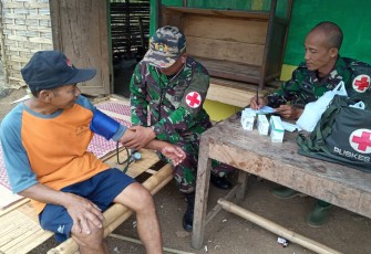 Satgas TMMD 106 Kodim Cilacap Lakukan Cek Kesehatan Warga Desa Cilibang
