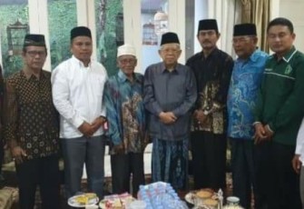 Pengurus PCNU Aceh Singkil saat mengunjungi Wakil Presiden RI terpilih di Jakarta.