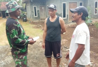 Satgas TMMD Membaur Dengan Warga