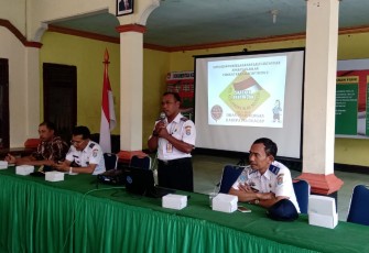 Kasi Keselamatan Lalulintas Dinas Perhubungan Sosialisasikan Keselamatan Lalulintas Di Desa Cilibang
