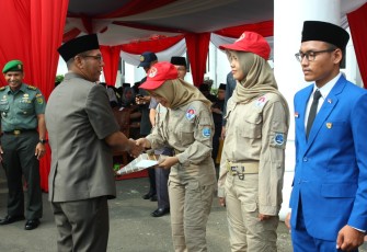 Wakil Gubernur Dedy Ermansyah Beri Penghargaan Pada Pemuda 
