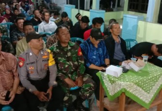Babinsa Wonosari Sertu Joko Sri Murningsih Dan Serda Susyanto Koramil 22 wonosari Kodim 0723 Klaten Menghadiri Acara Tasyakuran Warga  