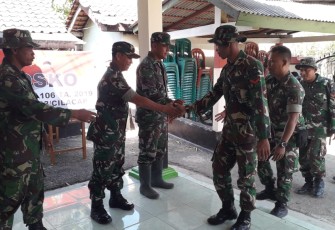 Babinsa Cilibang Sambut Satgas TMMD 106 Kodim Cilacap