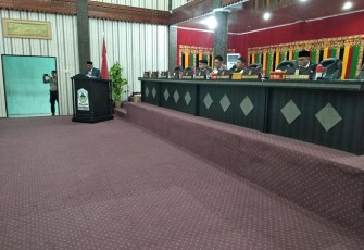 Bupati Aceh Singkil Dulmusrid saat menyampaikan nota pengantar KUA PPAS tahun 2020.