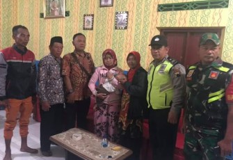 Respon Cepat Babinsa Jatinom Pertemukan Kembali Bayi Dengan Keluarganya