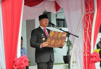 Gubernur Rohidin Mersyah