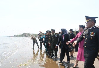 Upacara di Tiga Tempat Untuk Peringati Pahlawan