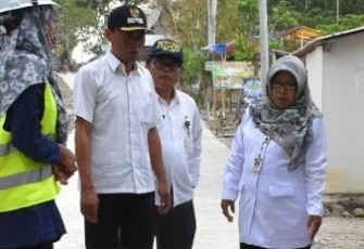 Bupati Tegal tinjau progres penggarapan jalan beton