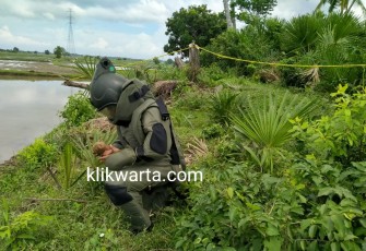 Tim Jibom Brimob Polda Aceh saat Evakuasi Mortir