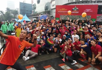 Komuniti pelari saat foto bersama 