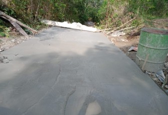 Pembangunan jalan rabat beton