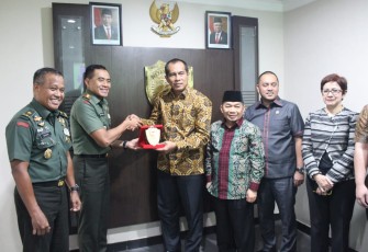 Komisi Satu DPR RI sambangi Makorem 052/Wijayakrama