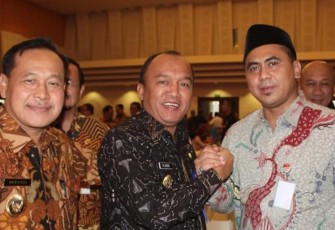 Wakil Walikota Tegal M. Jumadi (tengah)
