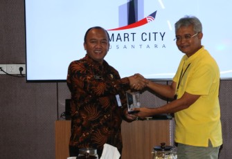 Wakil Walikota Tegal M. Jumadi (kiri)