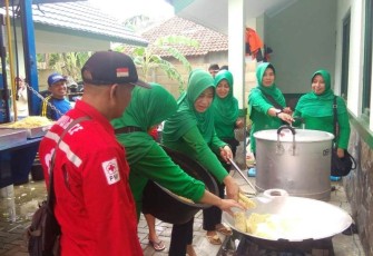 Dapur Umum Didirikan Pasca Banjir di Brebes