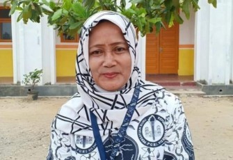 Kepala Satuan Pendidikan SMPN 1 Rantau Selatan Supiani S.Pd