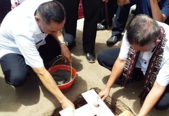 Bupati Ende Resmikan Pemasangan PJUTS oleh PPTSLP