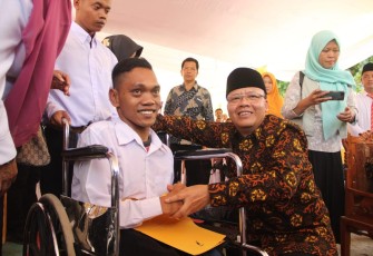 Gubernur Bengkulu Rohidin Mersyah saat menyapa Bangkit