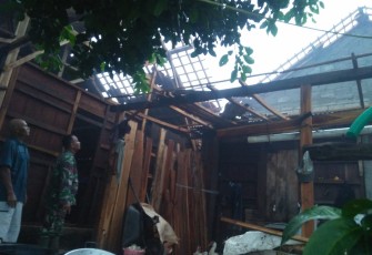 beberapa rumah tampak rusak pasca kejadian