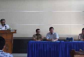 Kepala Dinas Komunikasi dan Informatika H Budiman Efdy Saat Memberikan Sambutan 