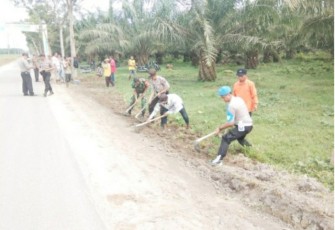 Desa Tinggi Raja Gotong Royong Persiapan MTQ Tingkat Kabupaten Asahan 