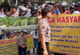 Warga Babatan Lakukan Aksi Demo Dikawal Pihak Kepolisian 