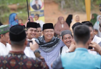 Masyarakat Mukomuko Minta Gubernur Rohidin Terus Semangat Bangun Bengkulu 