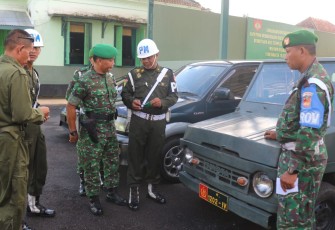 Cek kendaraan dinas