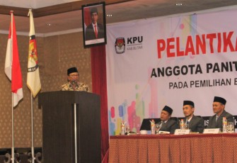 Bupati Rijanto saat menyampaikan sambutan di acara pelantikan anggota PPK tahun 2020
