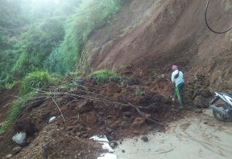 Tanah Longsor di Bawang 